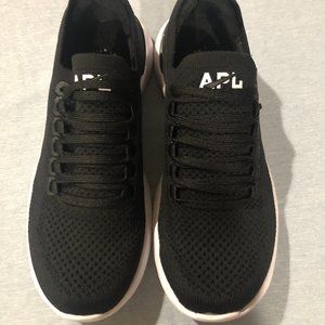 APL Techloom Breeze knit running shoe
